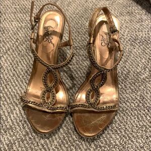 Carlos Santana Gold Heel with Chain - Size 7.5